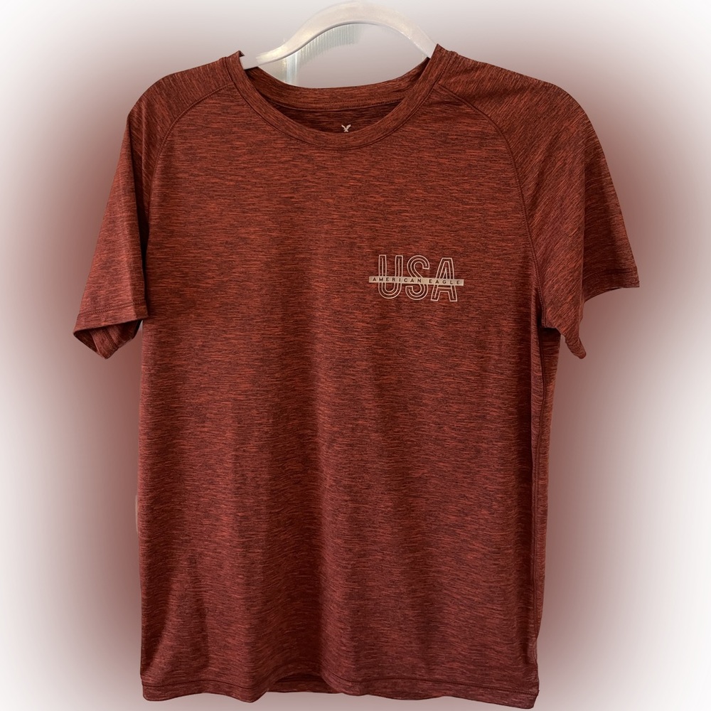 Men’s American Eagle Short Sleeve Athletic Shirt. Size S. Color Burnt Orange.